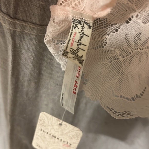 Freepeople intimately C6602 heavenly pink lace bralette size medium - Picture 5 of 6